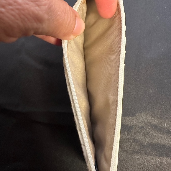 PRE-OWNED Iridescent White "Milk Melbourne" Credit Card Wallet - Picture 10 of 10